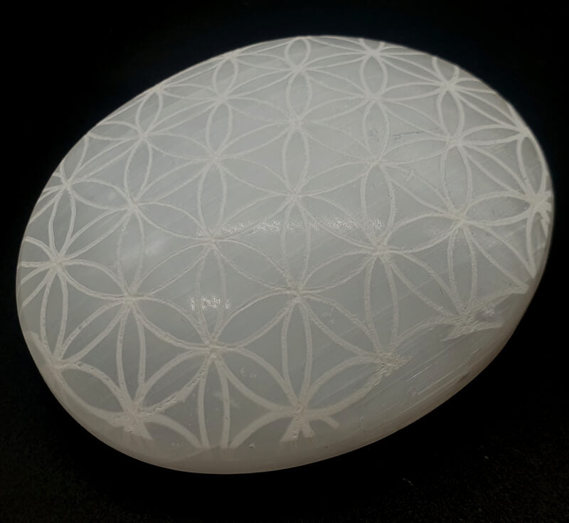 Galet Sélénite Fleur de Vie 7cm