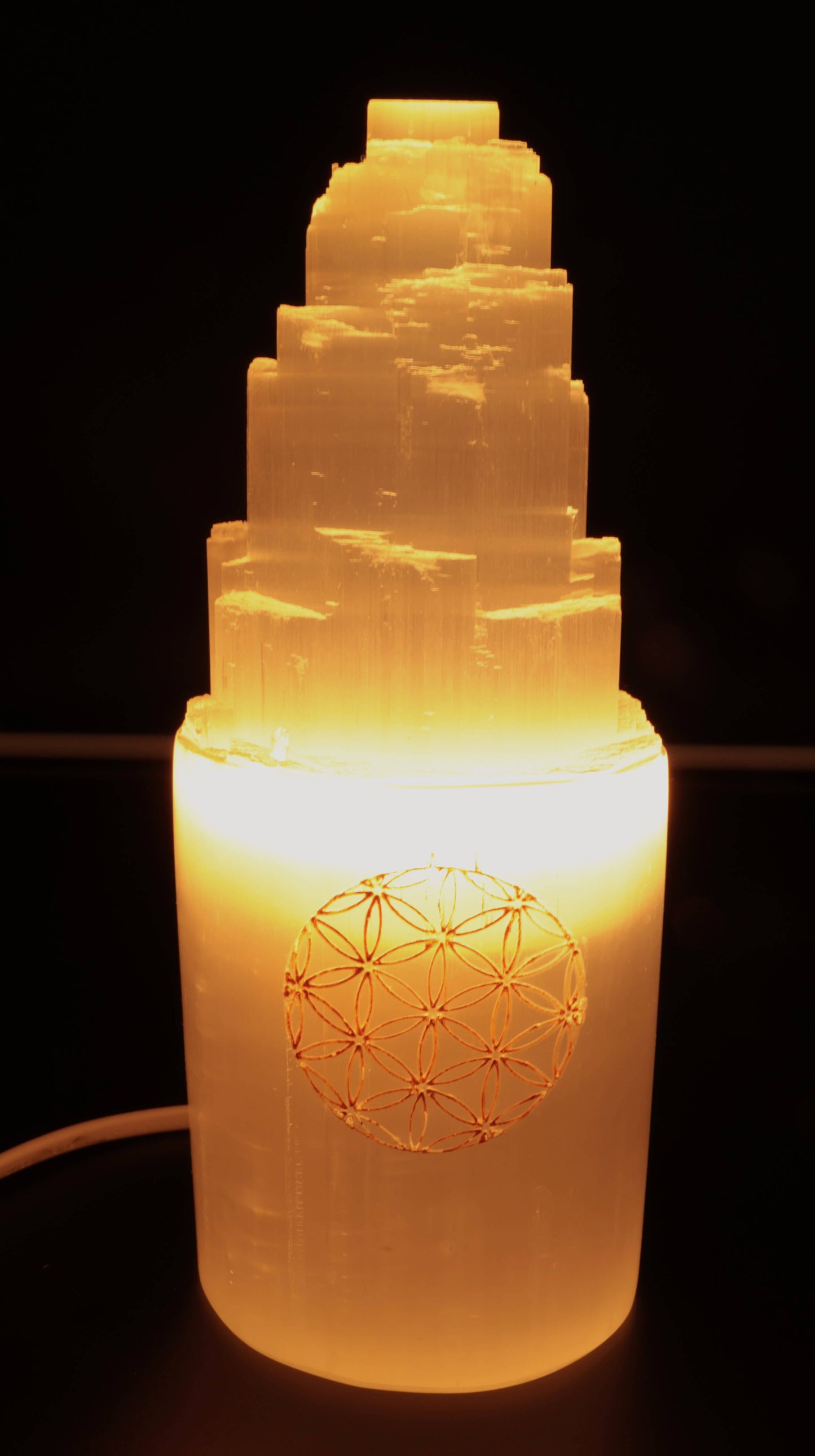 Lampe Sélénite Montagne Gravée 20cm - Fleur de Vie